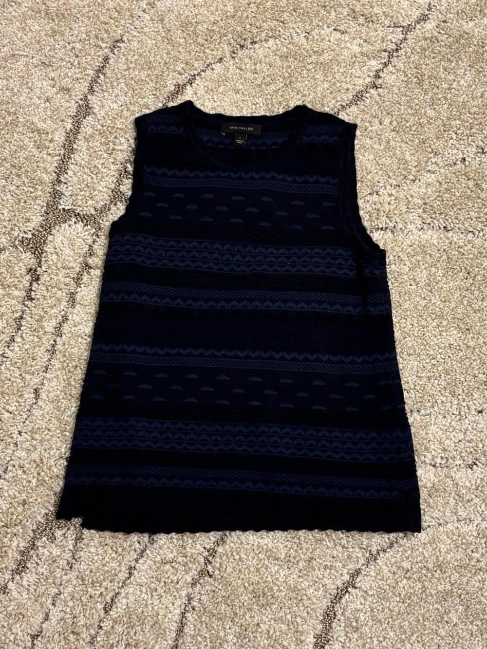 Ann Taylor Navy Patterned Sleeveless Knit Shell
